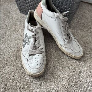 ShuShop White and Gray Star Sneakers